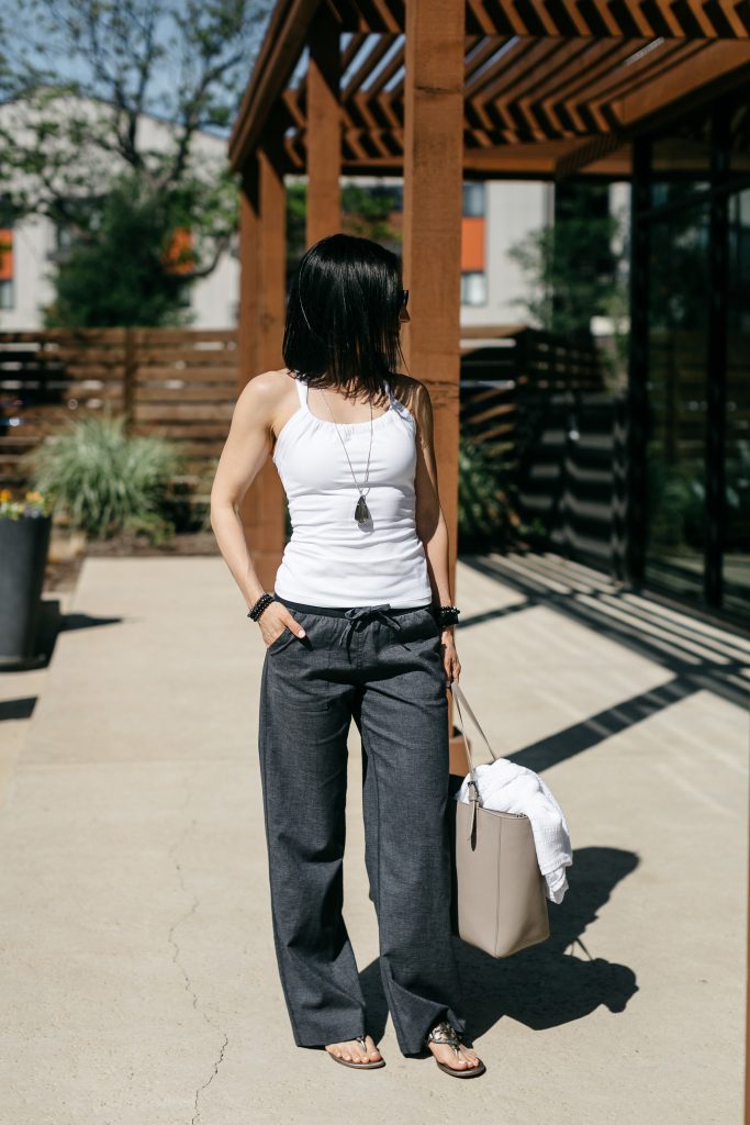 How to style an summer athleisure outfit with three pieces from prana! Add sunglasses, jewelry, and a tote, and you're ready to go! This active lounge outfit is perfect for daytime activities...