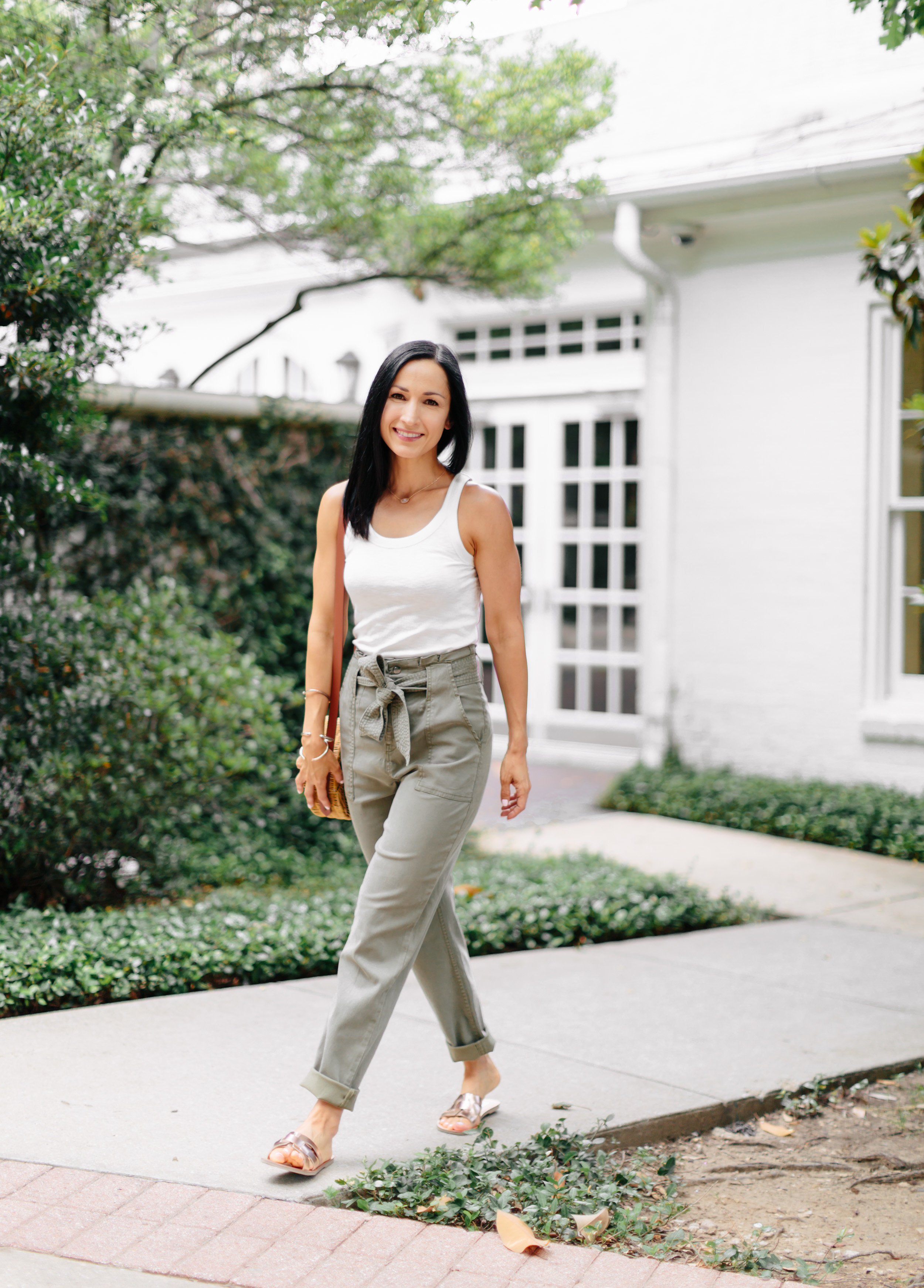 5 Tips on How to wear Paperbag-waist pants - LaMoumous